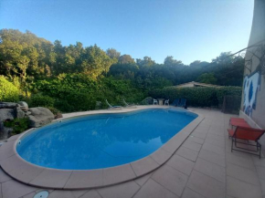 mini villa studio 1 pièce 19 m2 pour 2 personnes piscine partagée climatisation